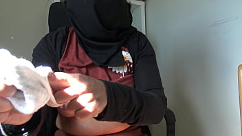 Egyptian cuckold wife cheating and uses very dirty words