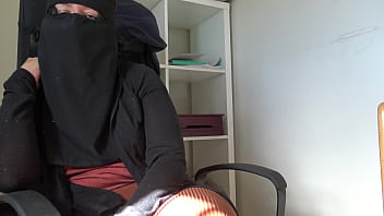 Egyptian cuckold wife cheating and uses very dirty words