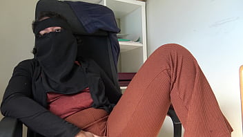 Egyptian cuckold wife cheating and uses very dirty words