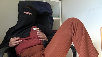 Egyptian cuckold wife cheating and uses very dirty words