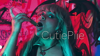 Morrigan and the substance latex pantyhose stuffing and foot fetish