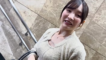 美背筋くびれスレンダーボディからの肉感エグい爆尻×好きピに甘えるイチャラブsex！【ゆち 美容師 】【95cmの圧巻ヒップ】【透明感のある色白肌】【ちょうどいいサイズの美乳と大きめエロ乳首】【普通の女が一番】【じっくり愛し合うイチャラブsexからの大量中出し】