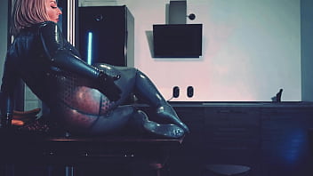 Latex milf loves to seduce arya grander