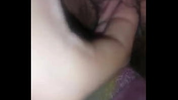 Metiendose los dedos por mi