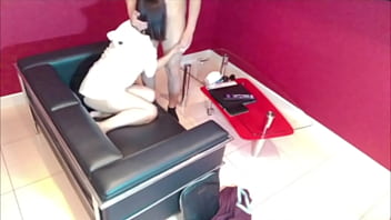 休日の昼間からホテルで愛を育む新婚夫婦