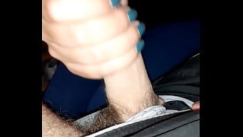 Batendo uma e fazendo garganta profunda