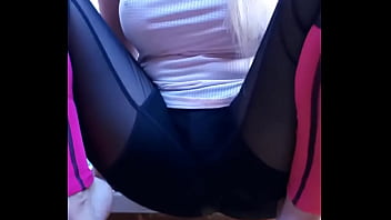 Adore my new leggings #pee #piss #peeing #desperation #leggings #wetpants #pantwetting