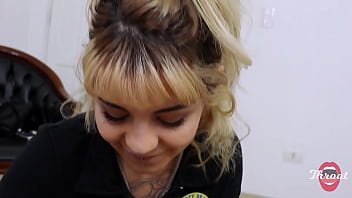 Ela me chupou para ter acesso ao cartão para passear no shopping