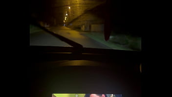T’as vu un peu mon autoradio les vidéos hard en voiture sur route ouverte