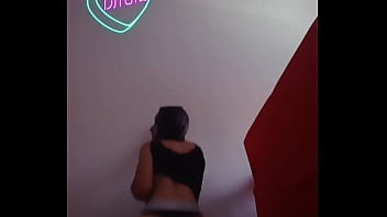 Gosto de ser exibida vem mais machos me comer