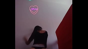 Gosto de ser exibida vem mais machos me comer