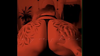 Des led rouge et un gros cul à claquer