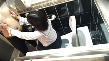 僕を虐めてくださいと懇願するサラリーマンは変態プレイに興奮します