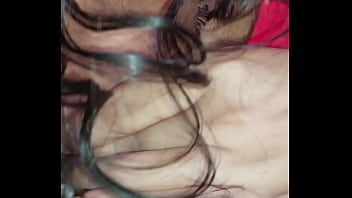 Le pago a una puta para que me saque la leche de mi polla