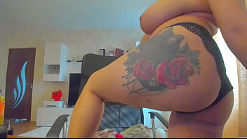 Natural boobs girl masturbate her pussy and ass