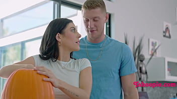 Freeuse agreement between family just for halloween