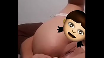 Presume su juguete metiendoselo por todos lados