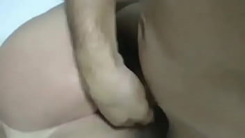 Delícia geme alto e gostoso