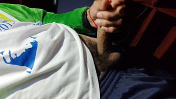 Big cock of young man ends up cumming in spurts