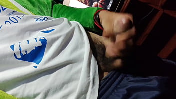 Big cock of young man ends up cumming in spurts