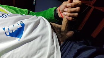 Big cock of young man ends up cumming in spurts