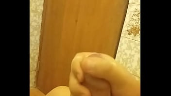 Pajeandome en el baño