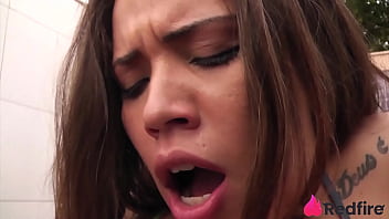 Gostosa rabuda yasmin mineira fodendo hard com dois dotados