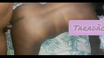 Gozando no rabo da preta