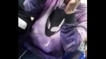 Metendo camisinha no nariz memo