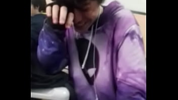 Metendo camisinha no nariz memo