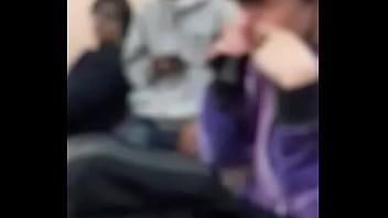 Metendo camisinha no nariz memo