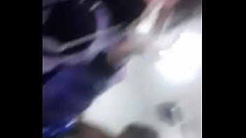 Metendo camisinha no nariz memo