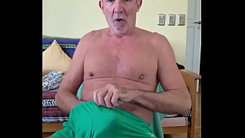 Pervy papifachero loves his soft n2n shorts feels so good on his fat daddie boner #bulge #bulgespy #bulgeworship #bulge
