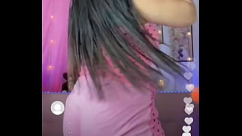 Gordibuena enseña pezones