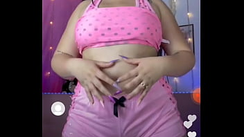 Gordibuena enseña pezones