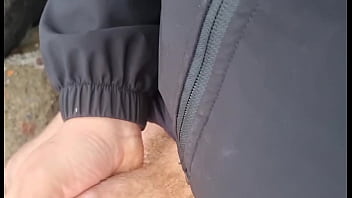 Amatoriale sborrata pubblica sega all'aperto gli piace esibirsi in pubblico e mostrarlo a tutti