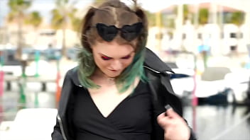 Trixy jeune et fougueuse veut une dp