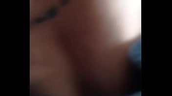 Comiéndose todo encima