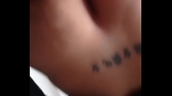 Comiéndose todo encima