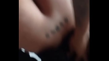 Comiéndose todo encima