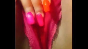 ¿quieres ver lo mojada que estoy