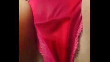 ¿quieres ver lo mojada que estoy