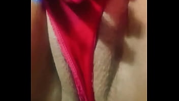 ¿quieres ver lo mojada que estoy