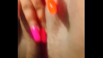 ¿quieres ver lo mojada que estoy