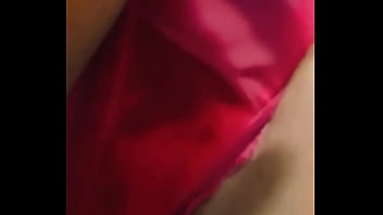 ¿quieres ver lo mojada que estoy