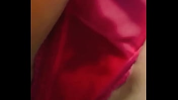 ¿quieres ver lo mojada que estoy