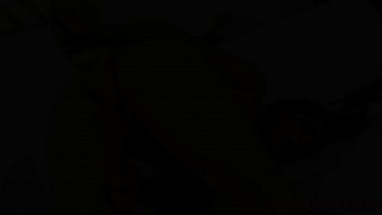 Classy babe toying her pussy in solo action