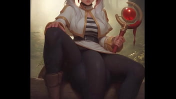 Hermosa chica de cabello blanco sentada en el bosque