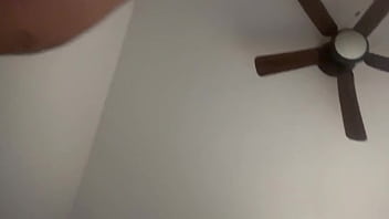 Me follé a motociclista repartidor