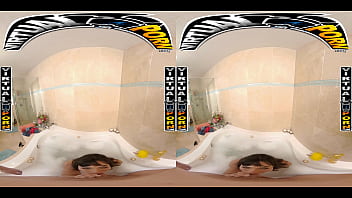 Virtual porn bath time with busty sasha pearl leads to the inevitable #pov
